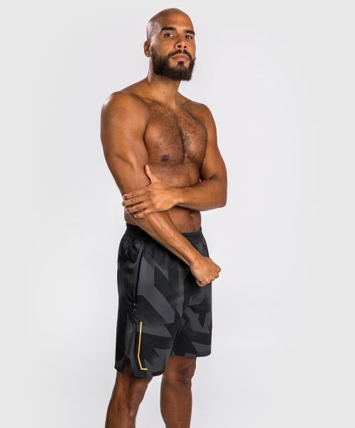 Secure Men Training Shorts Venum Razor Training Shorts - Black/Gold